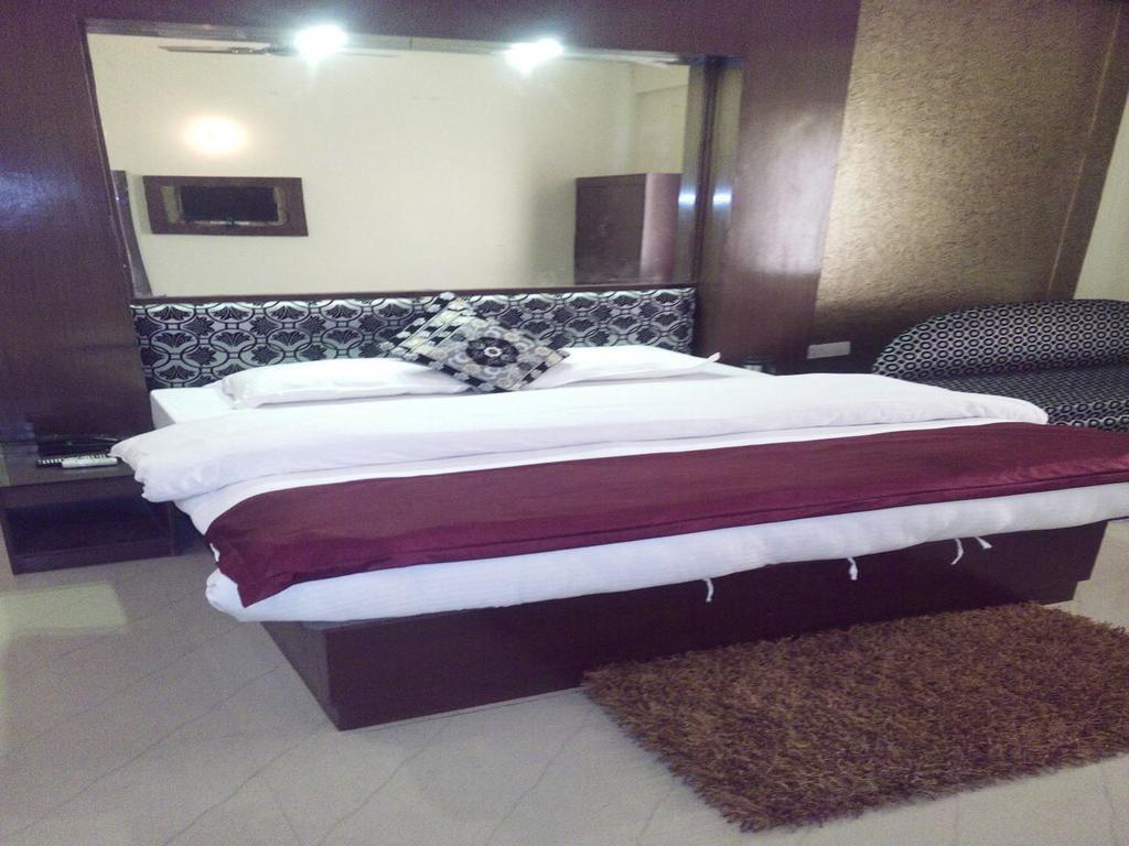 Hotel New Park Plaza Харидвар Экстерьер фото